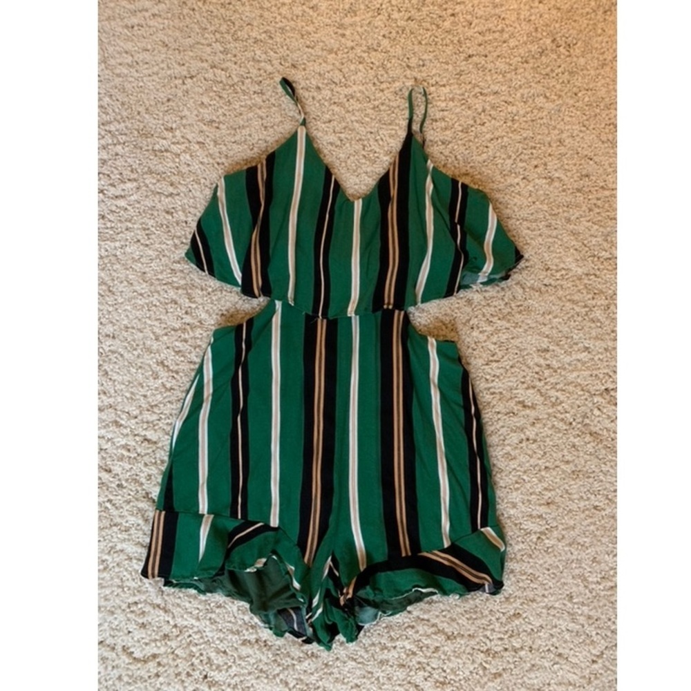LUSH popover romper- Great condition